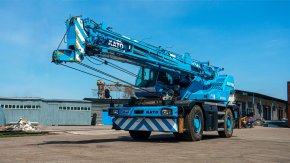 Автокран KATO KR25H-V6